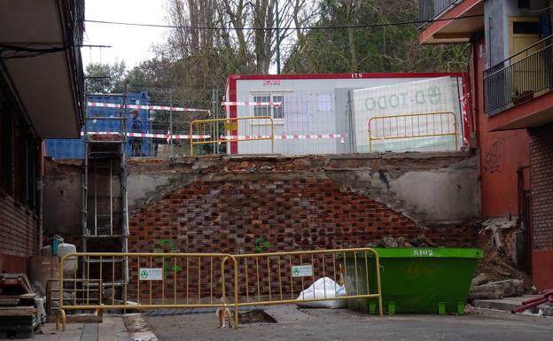 La demolición de las escaleras allana la instalación de ascensores en San Isidro