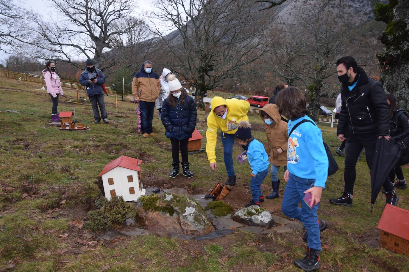 Jornada inaugural de las visitas a la casa del Ratoncito Pérez en Velilla del Río Carrión.