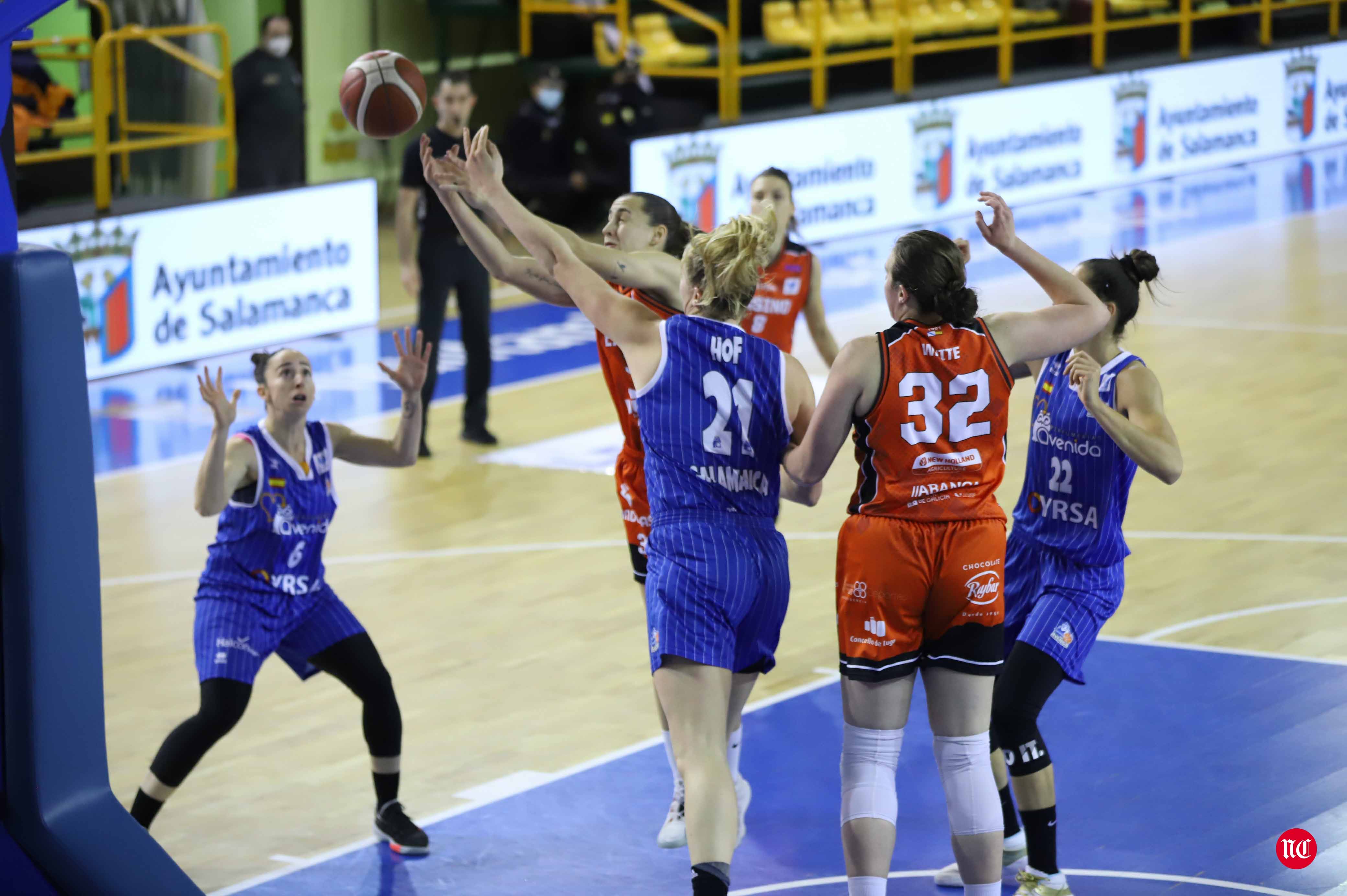 Fotos: Avasallador inicio de la segunda vuelta para el CB Avenida (80-45)