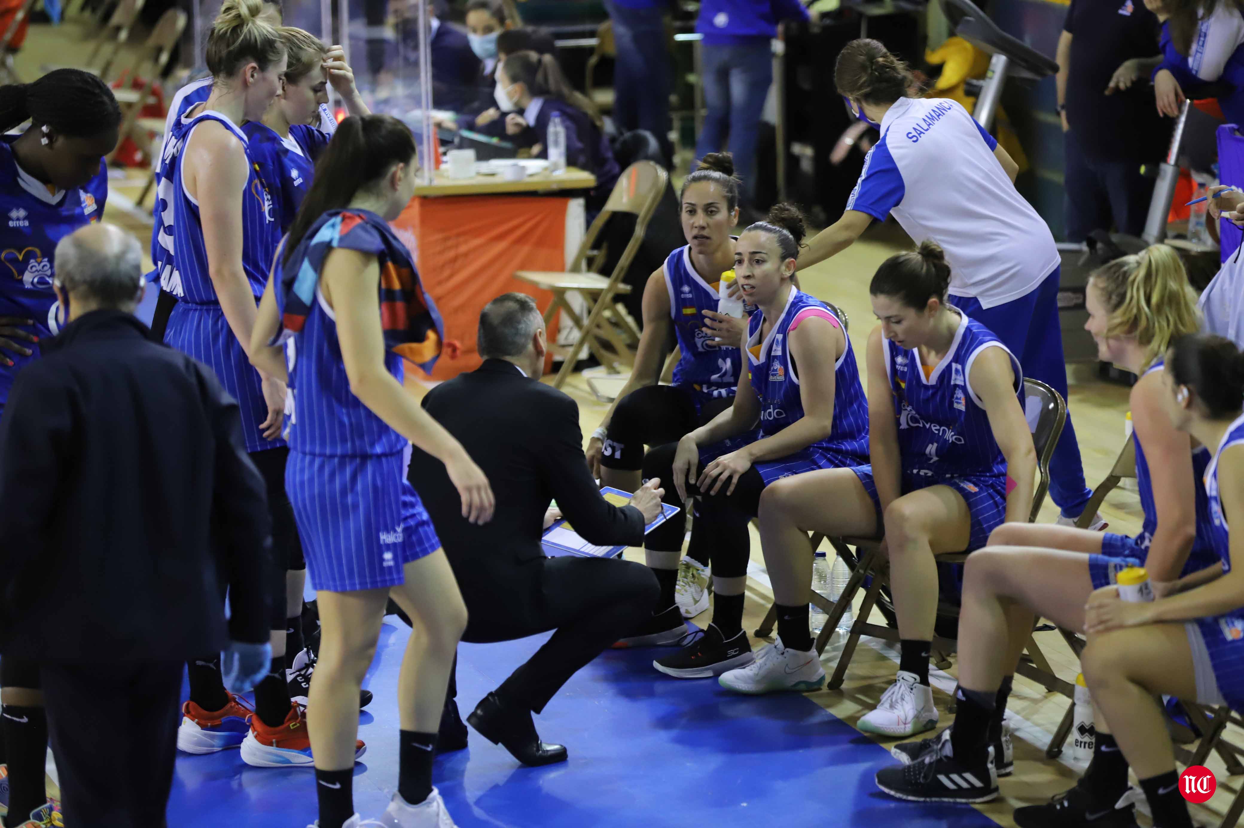 Fotos: Avasallador inicio de la segunda vuelta para el CB Avenida (80-45)