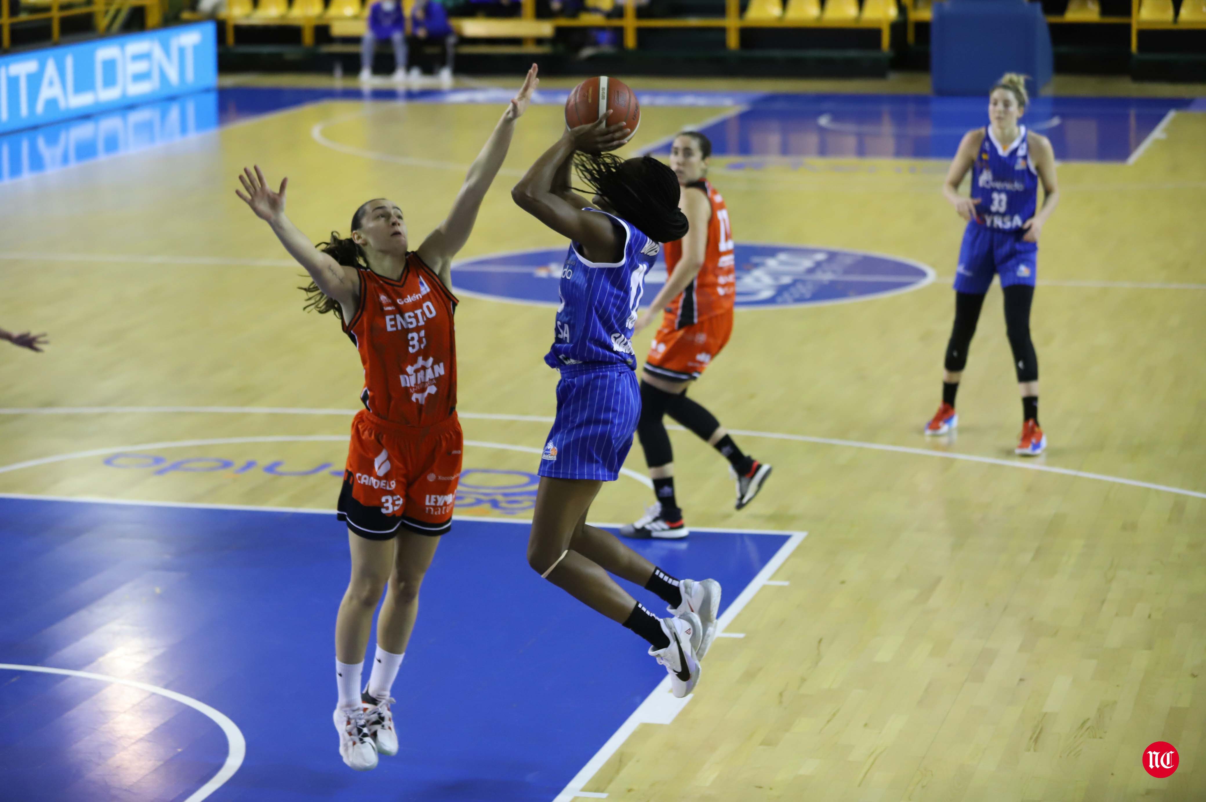 Fotos: Avasallador inicio de la segunda vuelta para el CB Avenida (80-45)