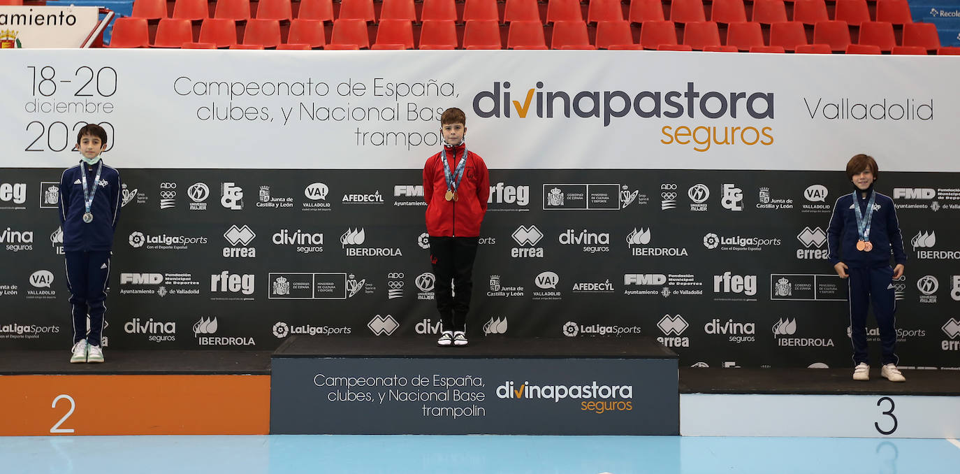 Fotos: Saltos espectaculares en el campeonato de España de trampolín