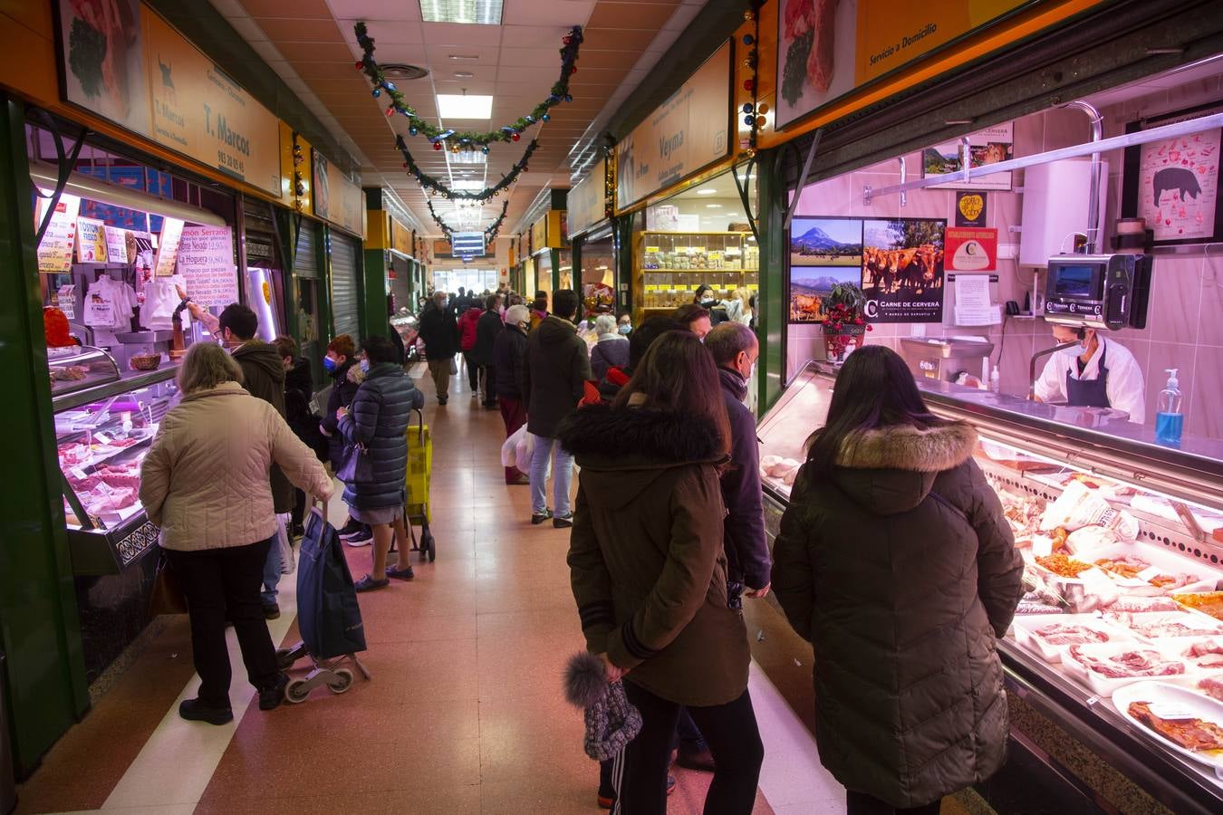 Fotos: Los vallisoletanos apuran las últimas horas para las compras de Nochebuena