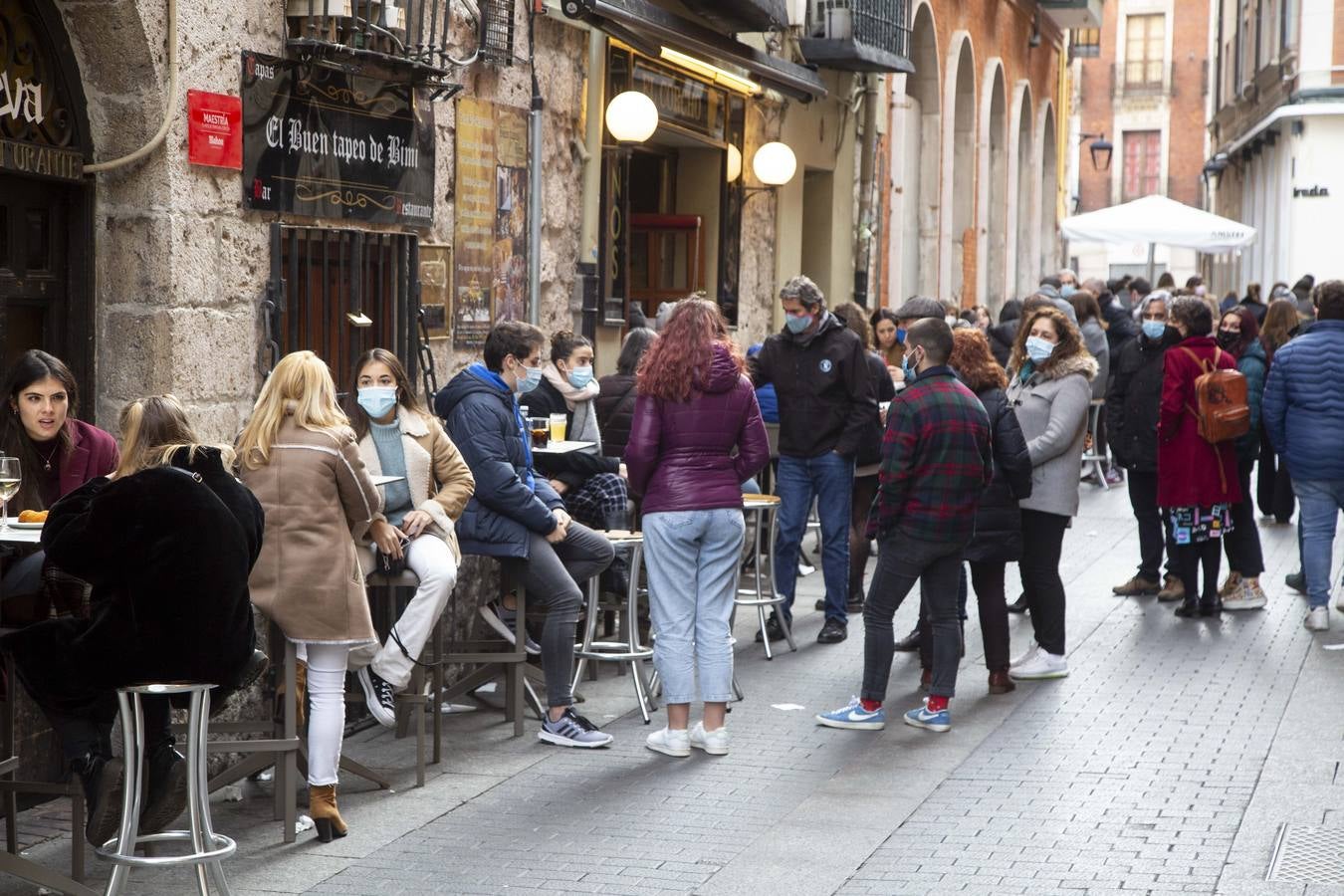 Fotos: Los vallisoletanos no renuncian al vermut de Nochebuena