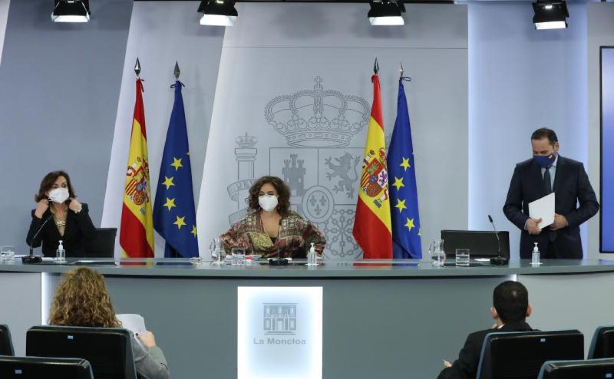 Rueda de prensa posterior al Consejo de Ministros que aprobó la suspensión de los desahucios.