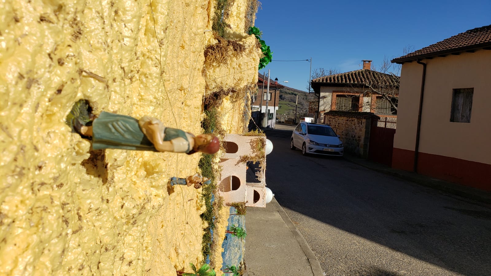 Fotos: Belén colgante de La Mata de la Bérbula (León)