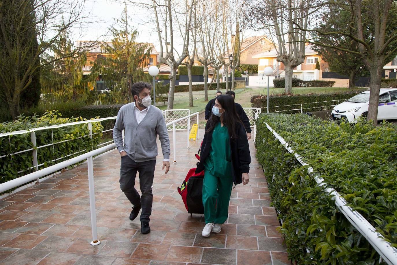 Fotos: Campaña de vacunación en la residencia El Villar de Laguna de Duero, Valladolid