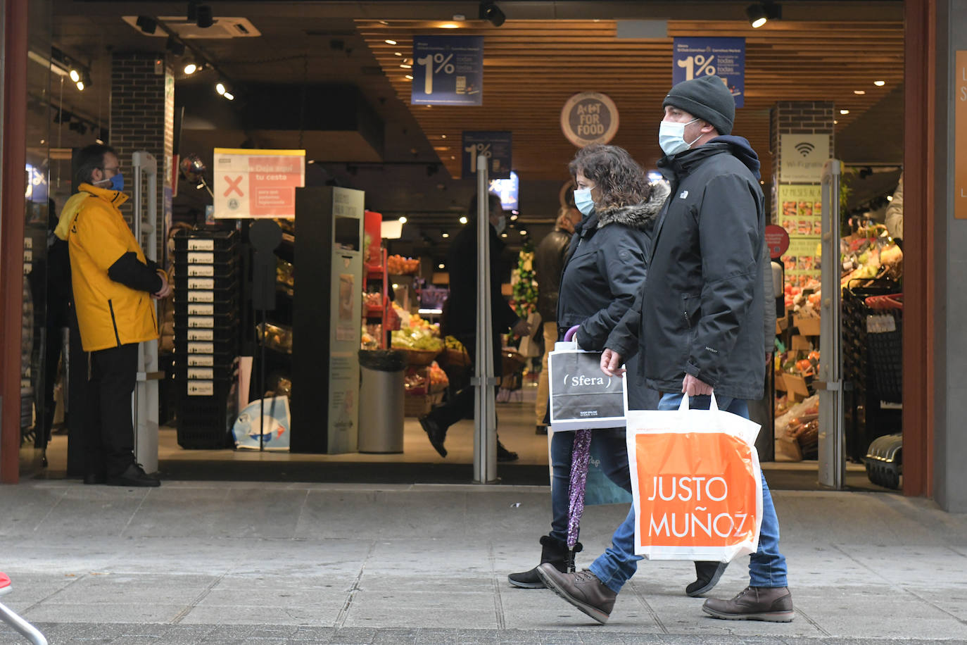 Fotos: Los vallisoletanos aprovechan la mañana y la tarde de Nochevieja para despedir el año