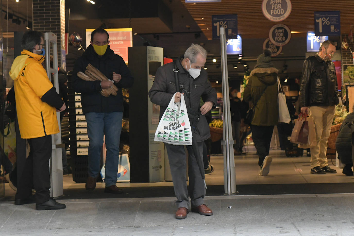 Fotos: Los vallisoletanos aprovechan la mañana y la tarde de Nochevieja para despedir el año