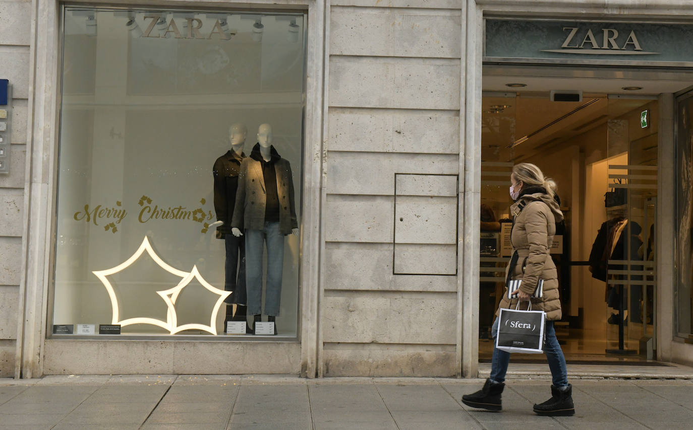 Fotos: Los vallisoletanos aprovechan la mañana y la tarde de Nochevieja para despedir el año