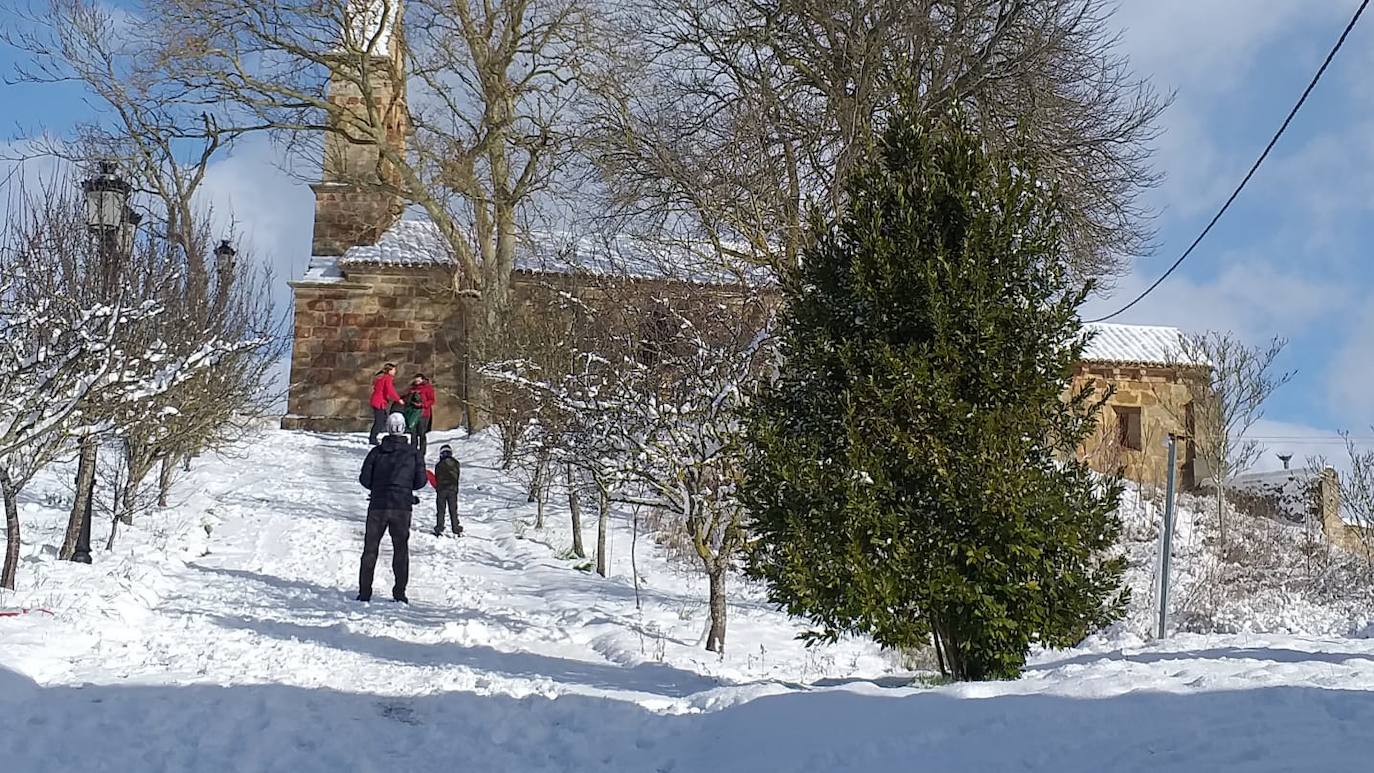 Fotos: Nieve en Valoria de Aguilar