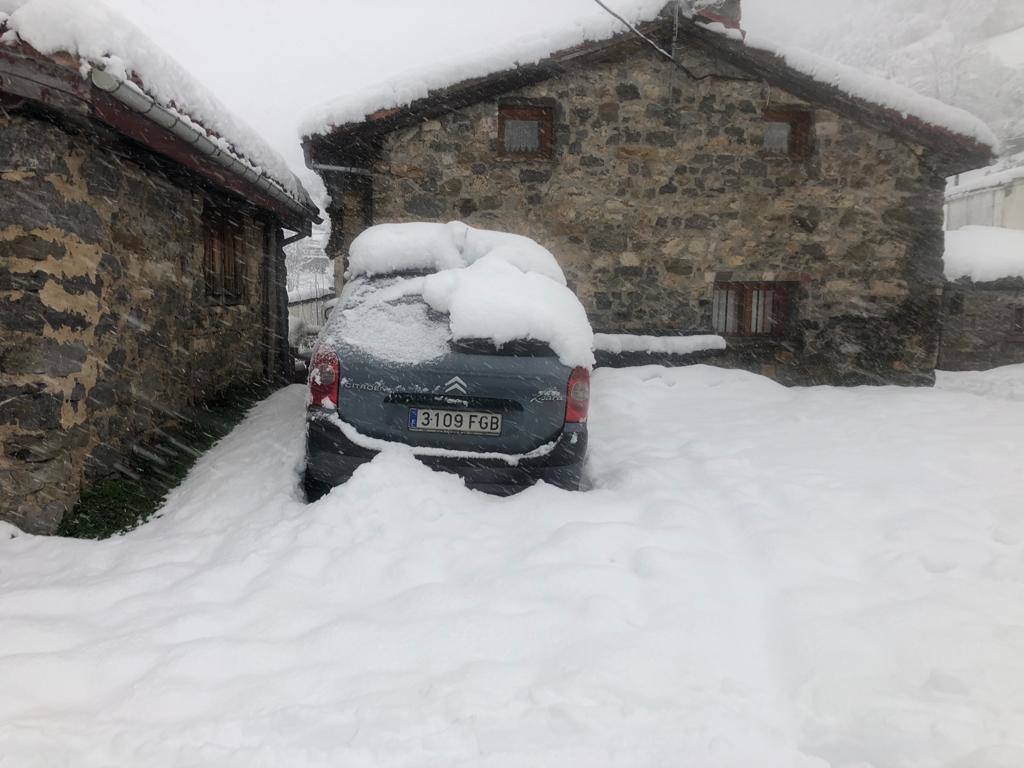 Fotos: Temporal de nieve en Asturias y León