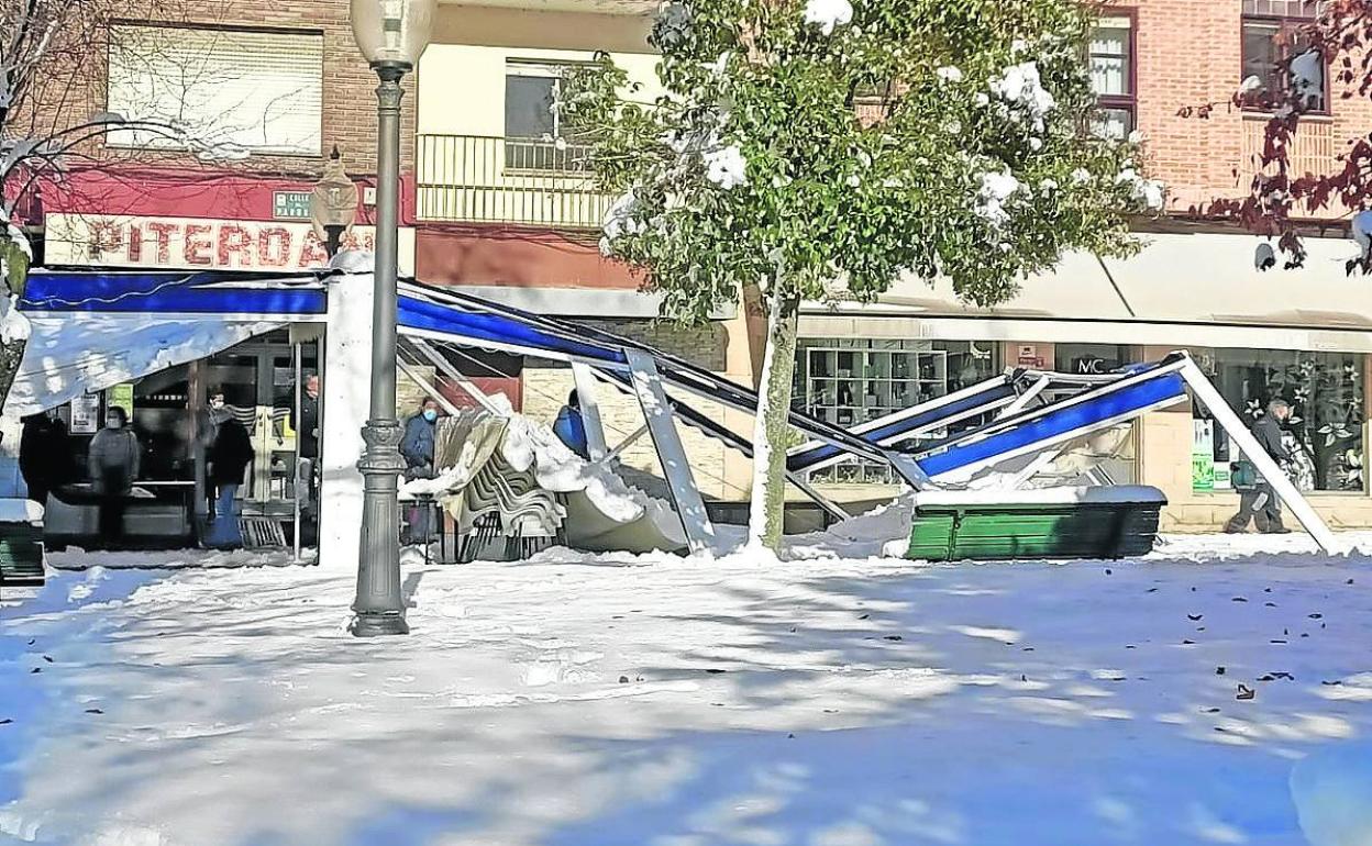 La estructura de la terraza del Piter Dan cedió al no aguantar el peso de la nieve