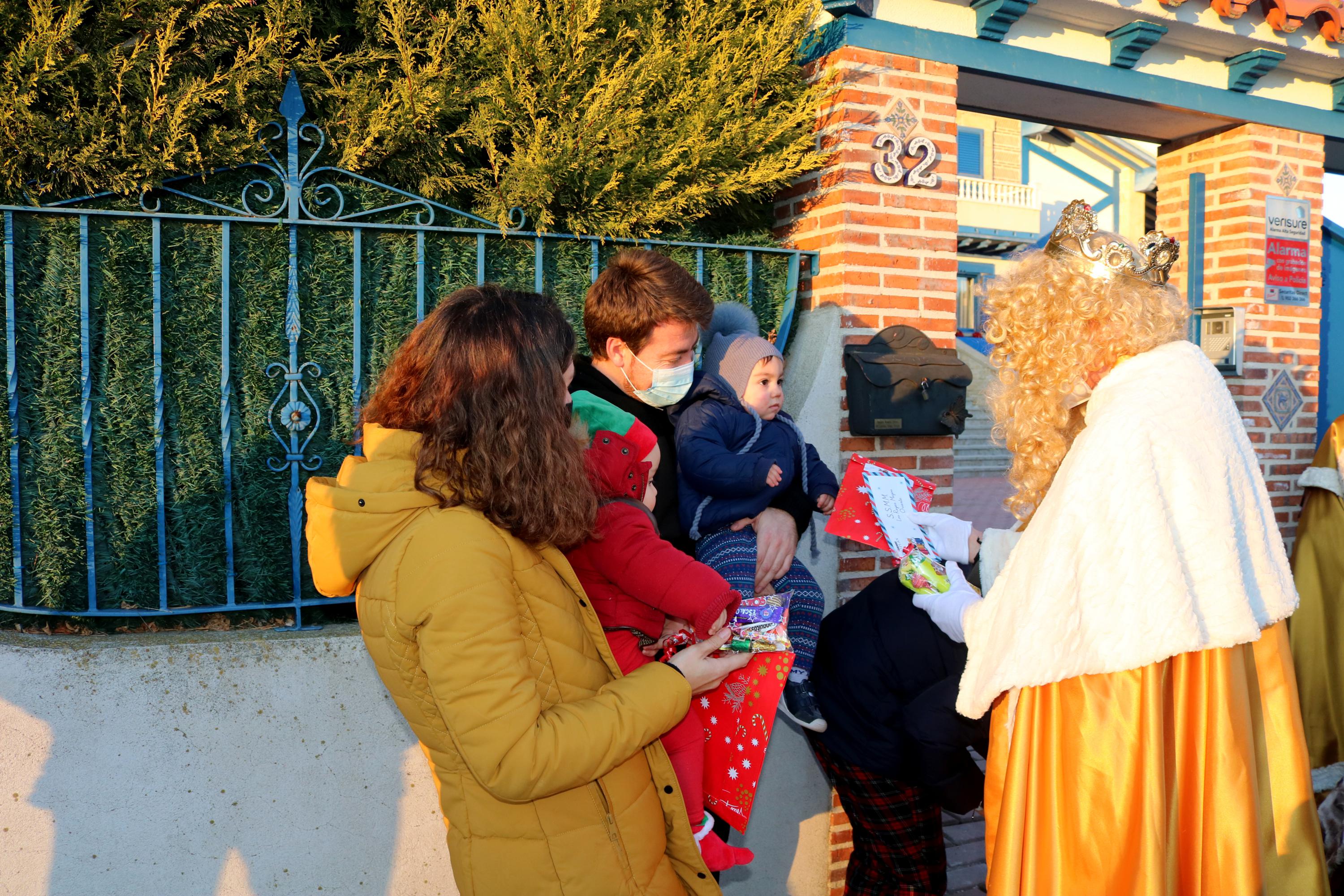 Los Reyes Magos visitaron a los niños baltanasiegos 
