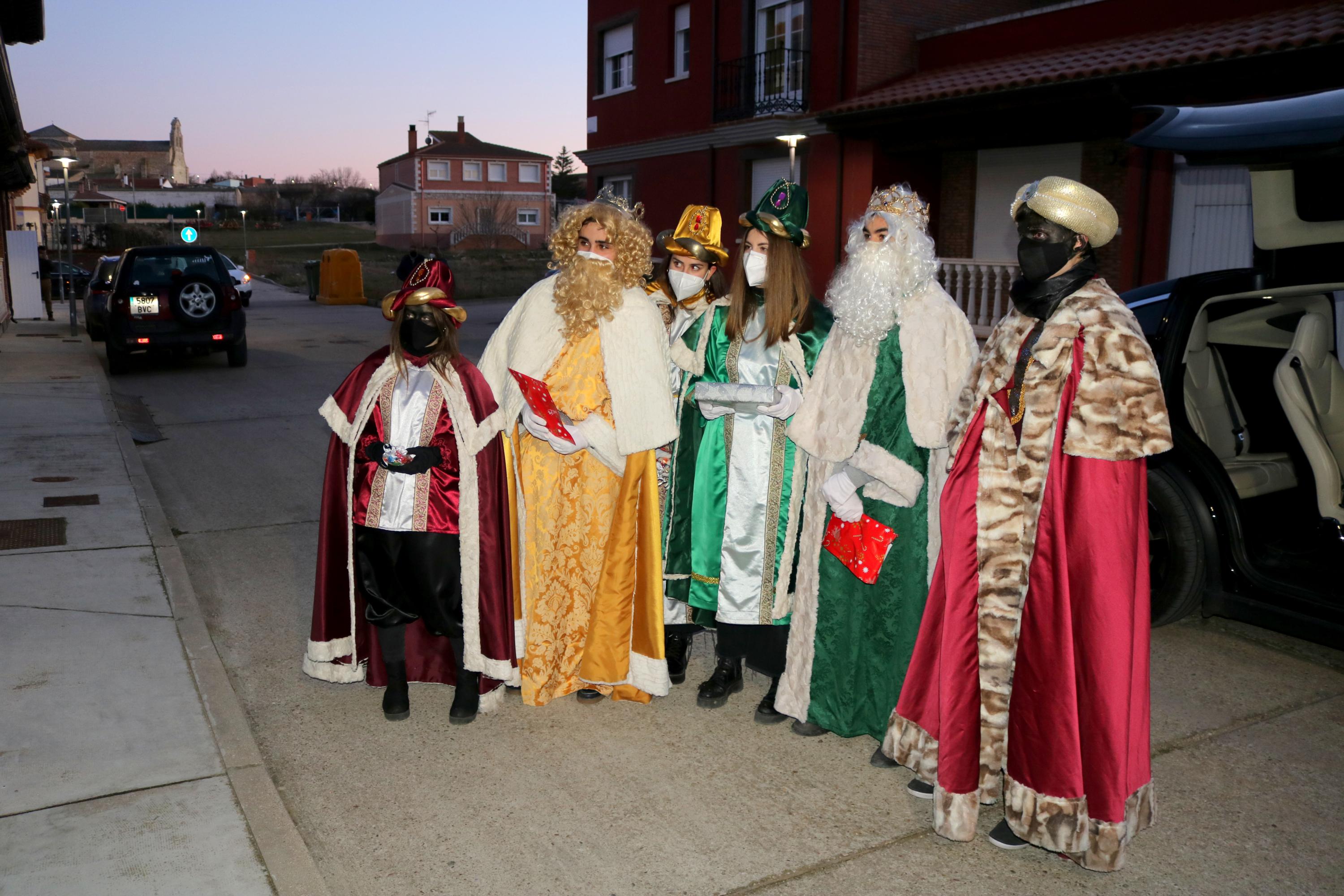 Los Reyes Magos visitaron a los niños baltanasiegos 
