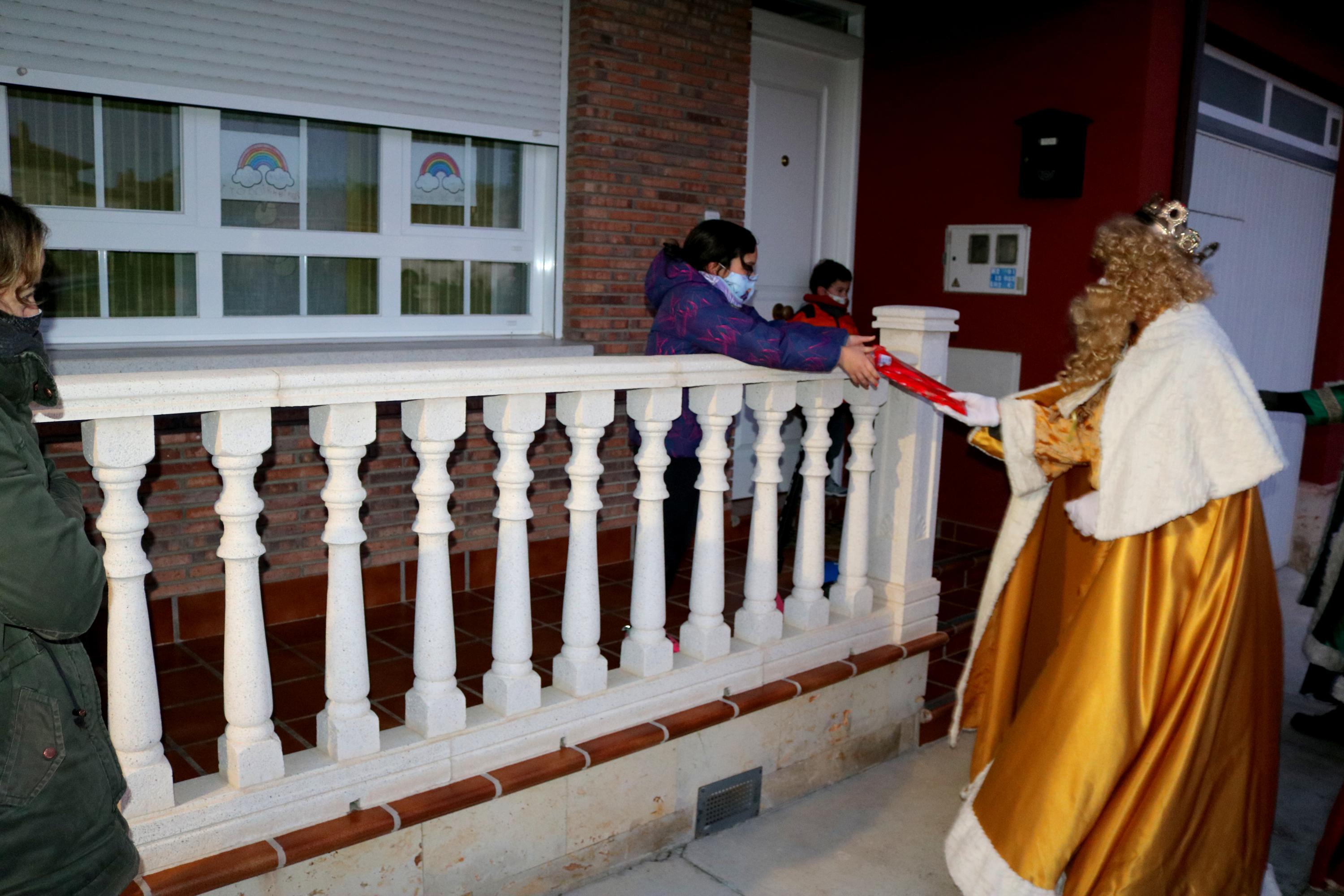 Los Reyes Magos visitaron a los niños baltanasiegos 