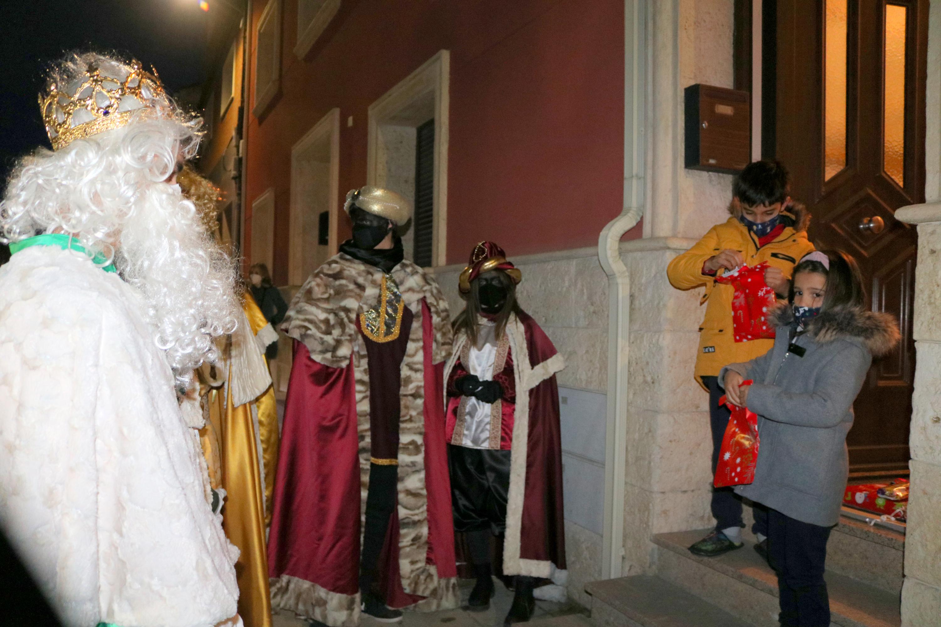 Los Reyes Magos visitaron a los niños baltanasiegos 