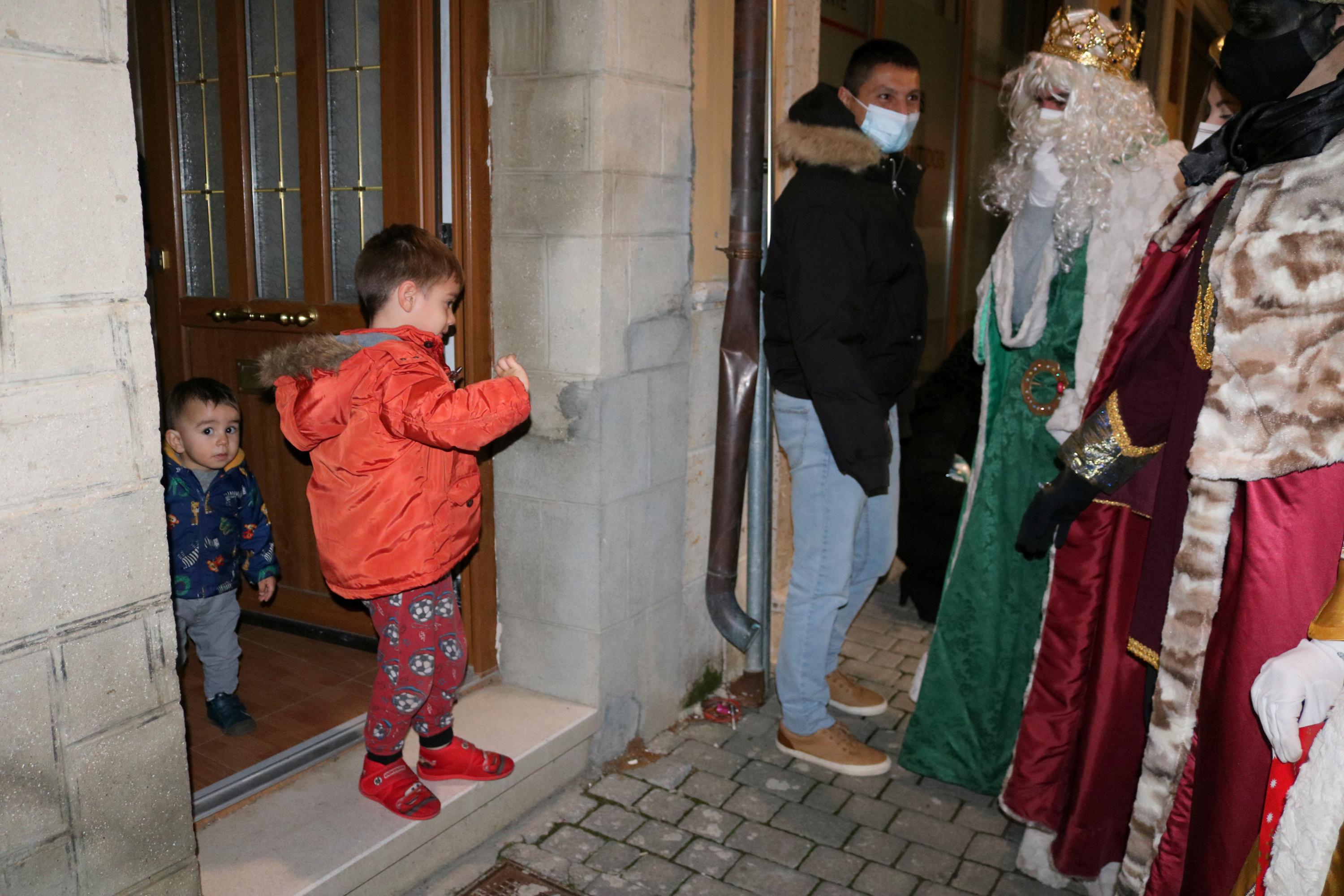 Los Reyes Magos visitaron a los niños baltanasiegos 