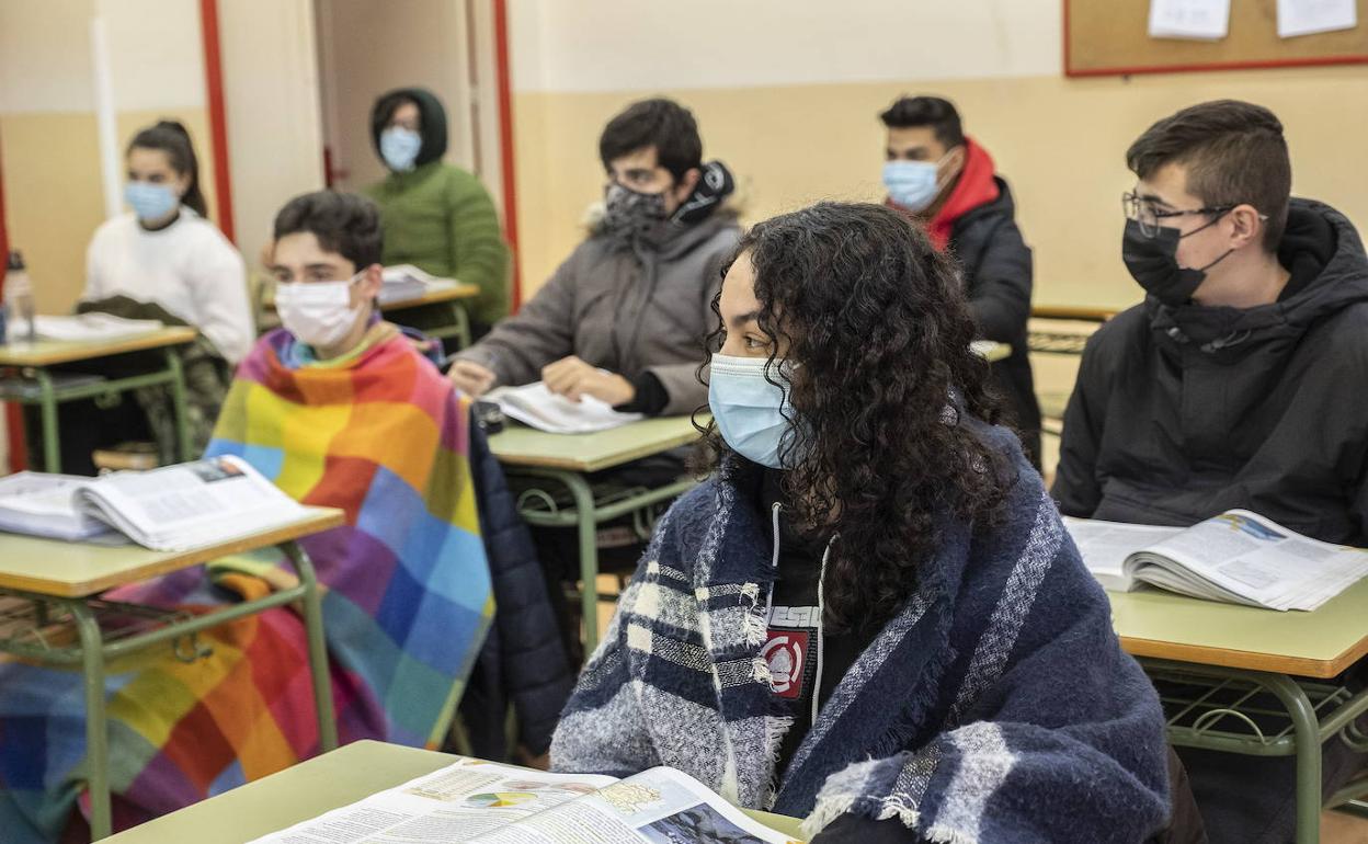 Estudiantes abrigados en un instituto de Valladolid. 