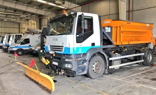 Vehículos preparados dentro del dispositivo invernal de la capital segoviana. 