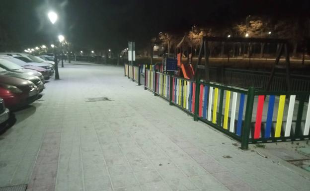 Imagen principal - Nieve en Medina del Campo, Pedrajas de San Esteban y las cámaras de la DGT a su paso por Ataquines. 