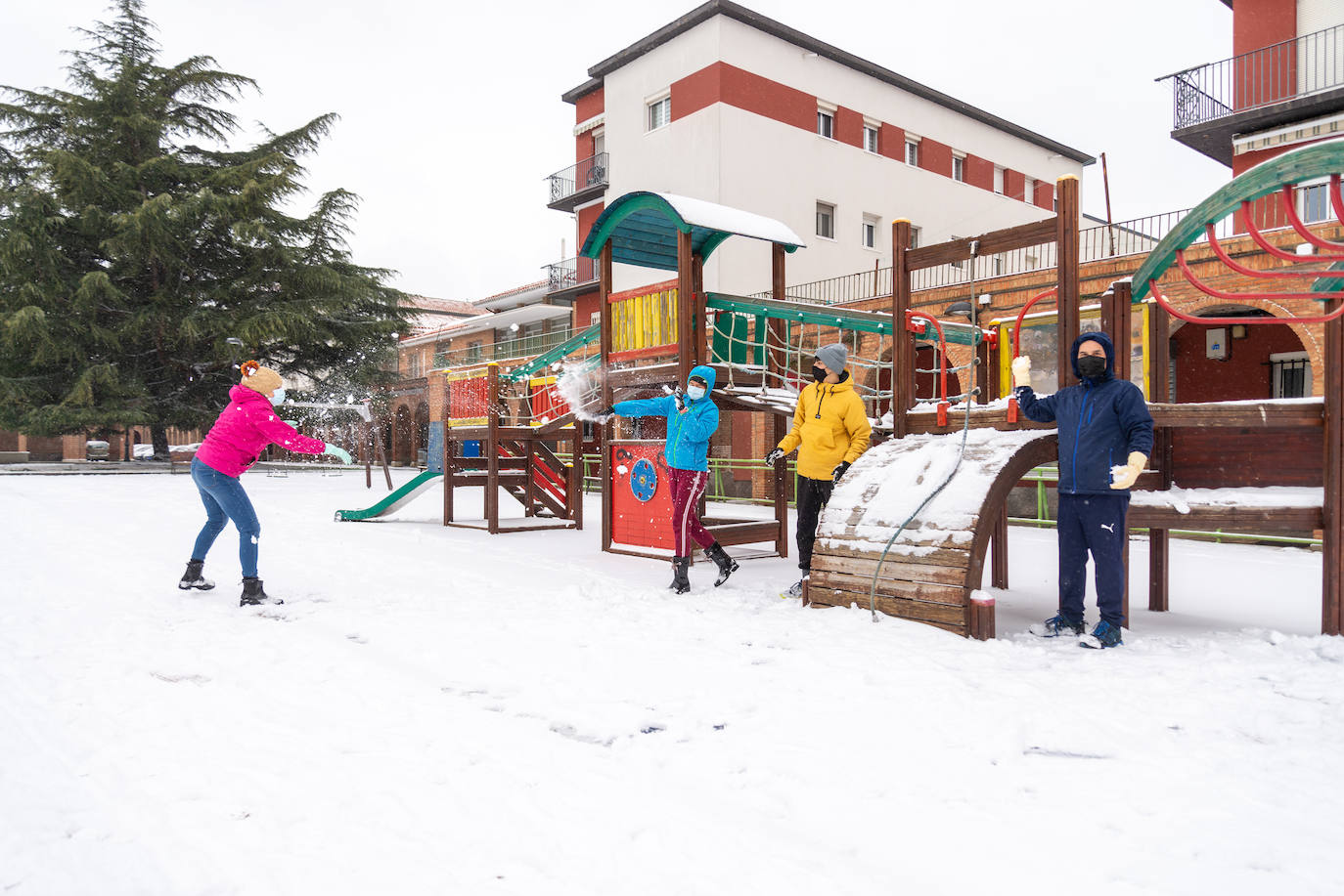 Fotos: La nieve ha dejado una jornada de diversión en Palencia