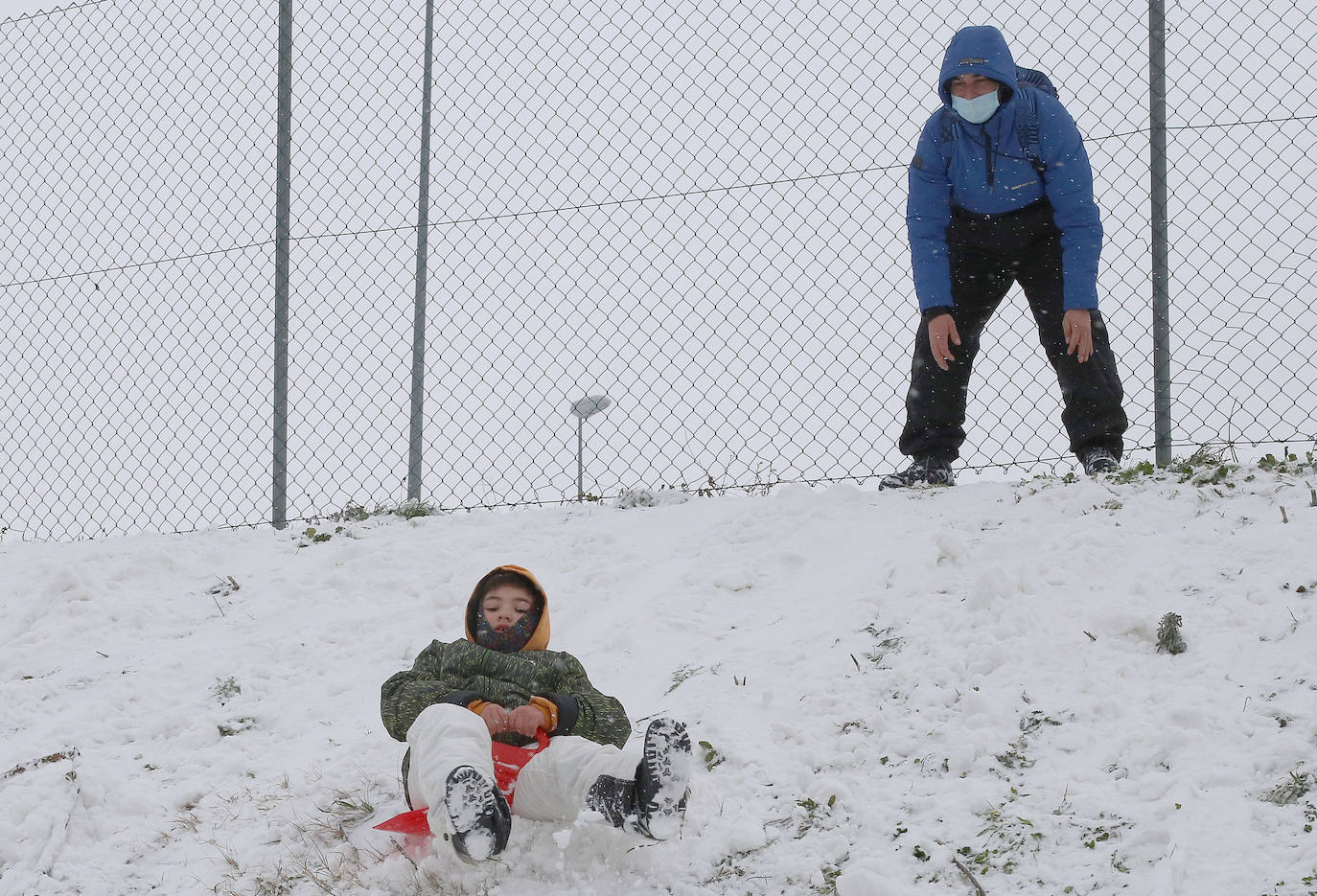 Fotos: La nieve ha dejado una jornada de diversión en Palencia