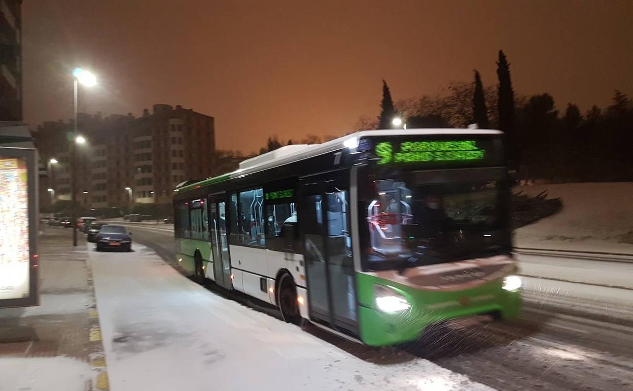 Autobús de Auvas, este sábado por la mañana. 