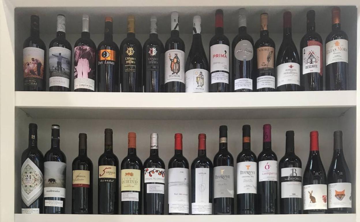 Estantería con vinos de la DO Toro. 