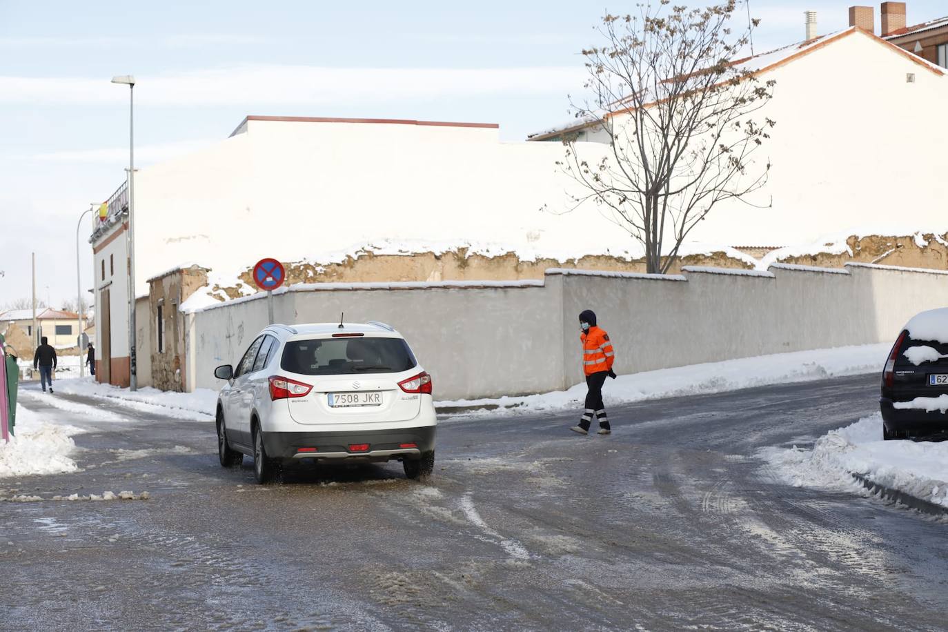 Fotos: Restos de hielo y nieve, protagonistas de la manaña del domingo en Peñafiel