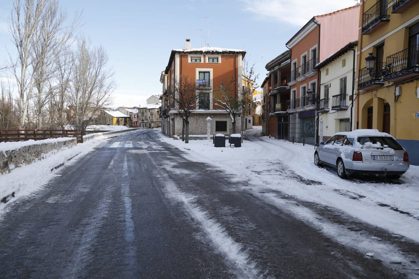 Fotos: Restos de hielo y nieve, protagonistas de la manaña del domingo en Peñafiel
