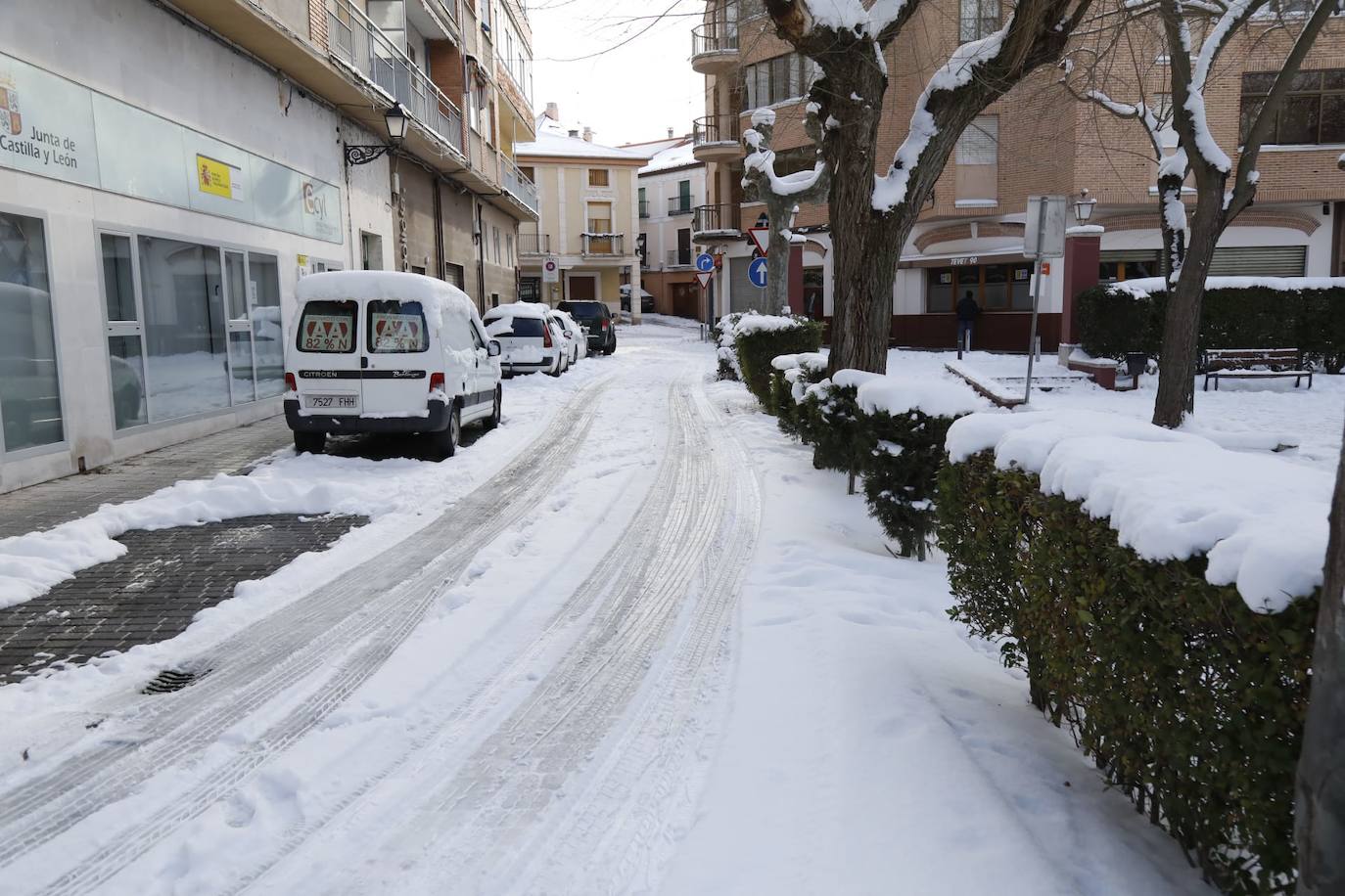 Fotos: Restos de hielo y nieve, protagonistas de la manaña del domingo en Peñafiel