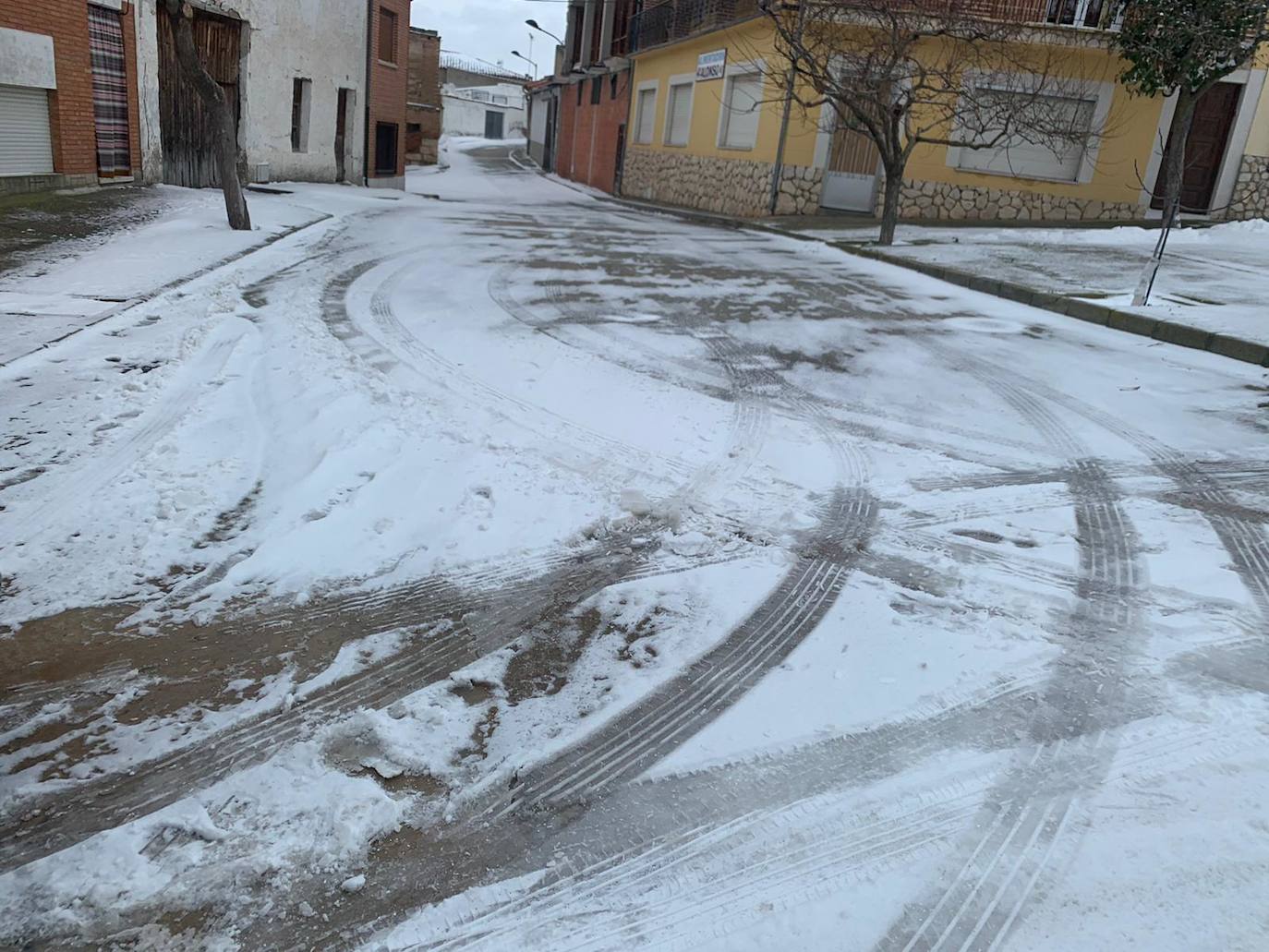 Fotos: Los pueblos de Valladolid empiezan a limpiar el hielo