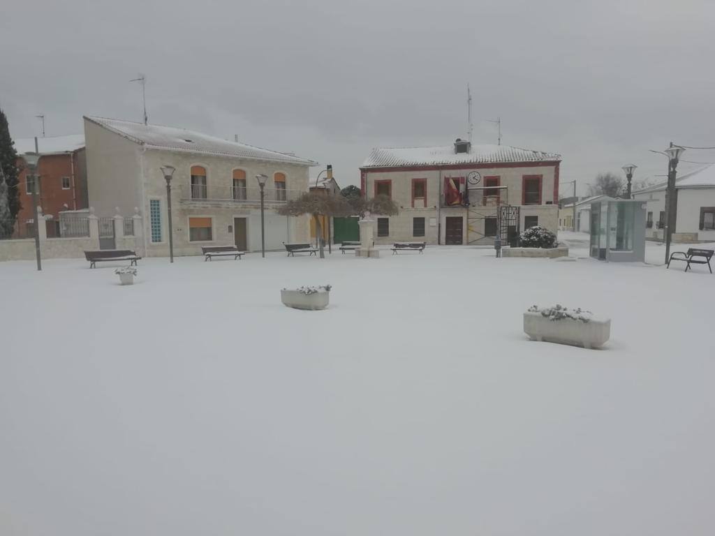 Fotos: Los pueblos de Valladolid empiezan a limpiar el hielo