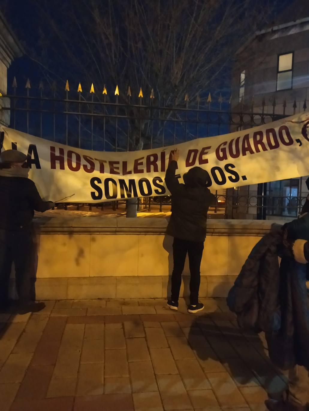 Fotos: Los hosteleros de Palencia protestan ante la Junta en Valladolid