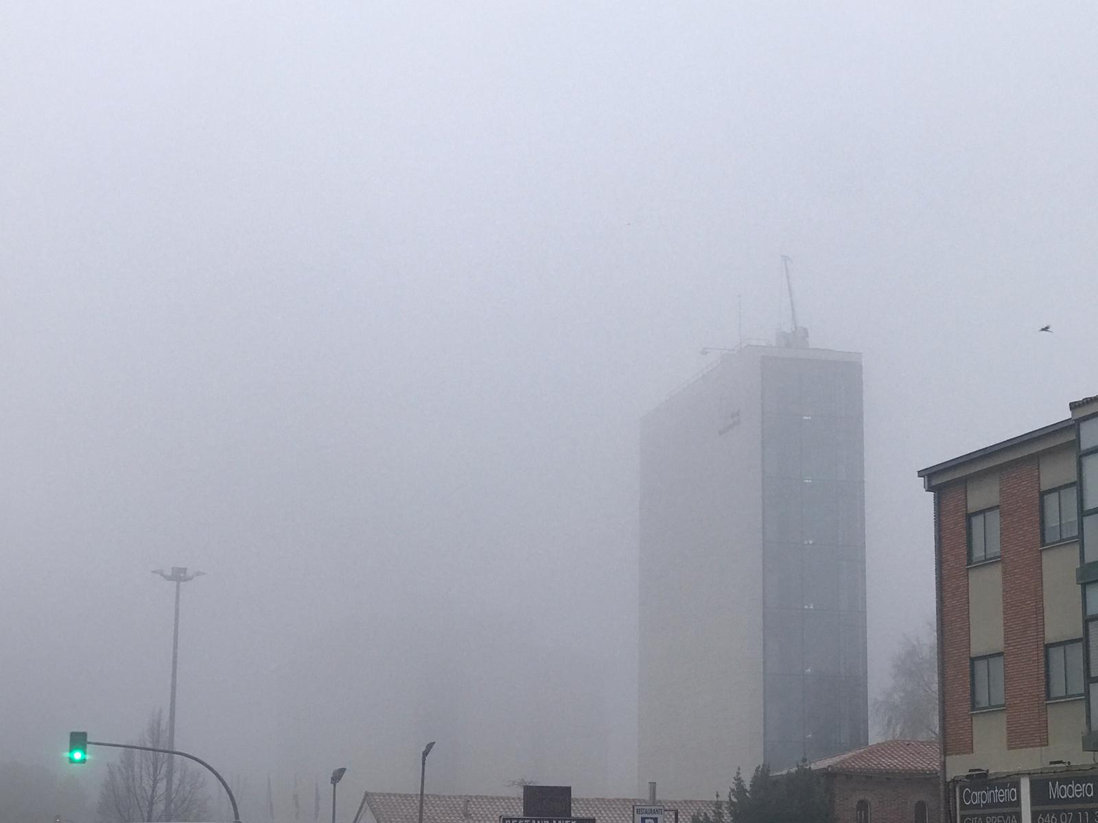 Fotos: Valladolid amanece cubierta de niebla