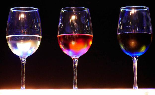 Vinos blanco, rosado y tinto de Ribera del Duero. 