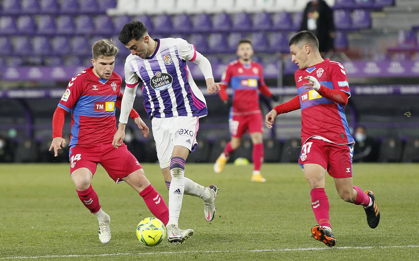 Fotos: Empate del Real Valladolid ante el Elche (2-2 )
