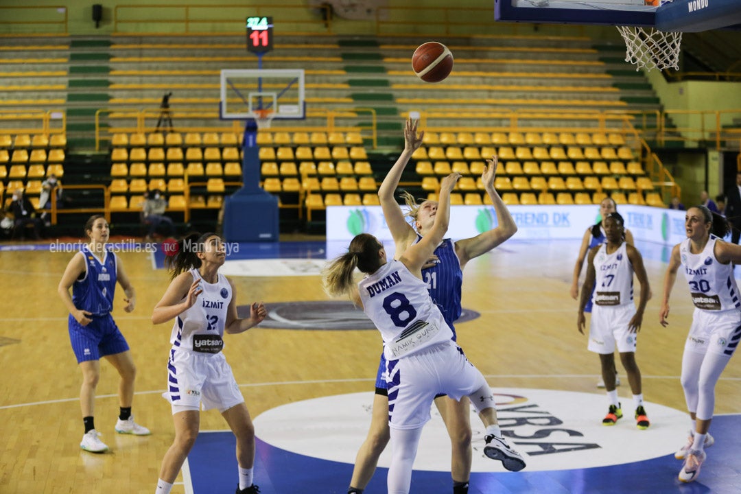 Perfumerías Avenida - Izmit Belediyespor 