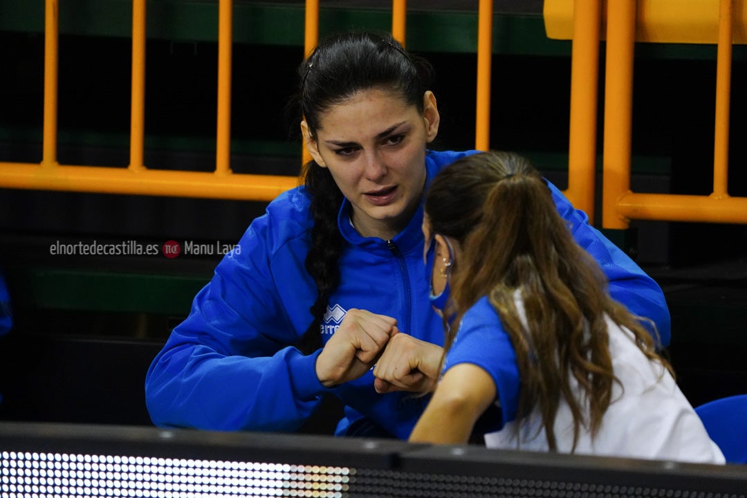 Perfumerías Avenida - Izmit Belediyespor 