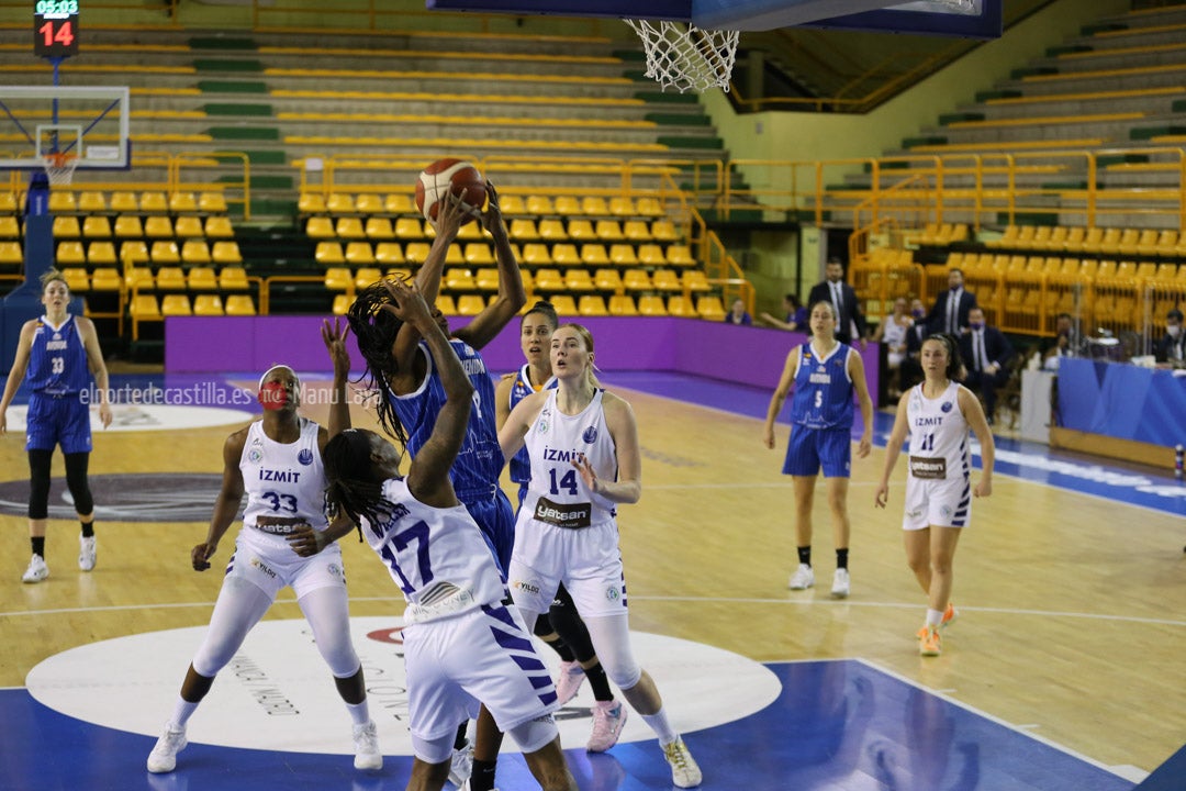 Perfumerías Avenida - Izmit Belediyespor 