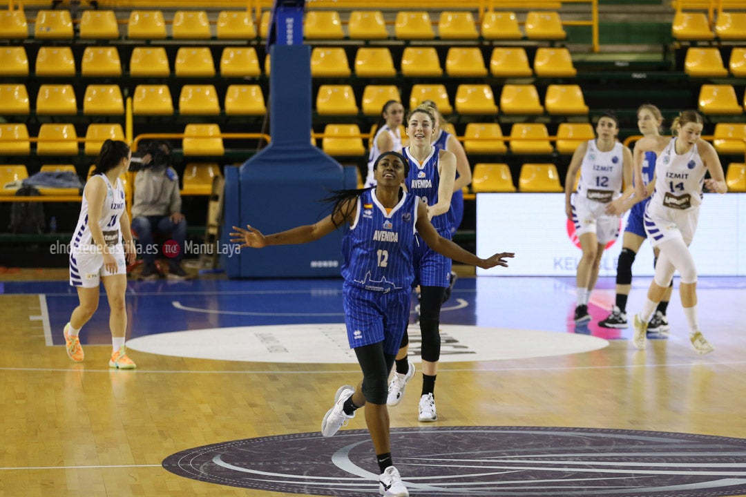 Perfumerías Avenida - Izmit Belediyespor 