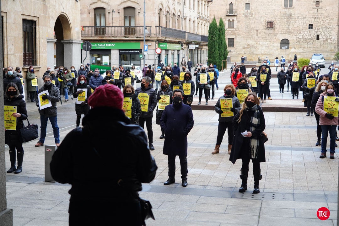 Concentración de peluquerías y barberías en la Plaza de la Constitución 