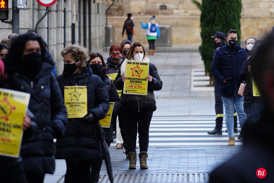 Concentración de peluquerías y barberías en la Plaza de la Constitución 