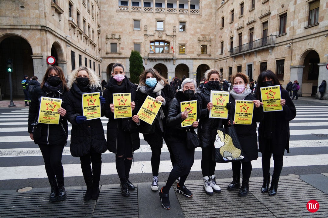 Concentración de peluquerías y barberías en la Plaza de la Constitución 