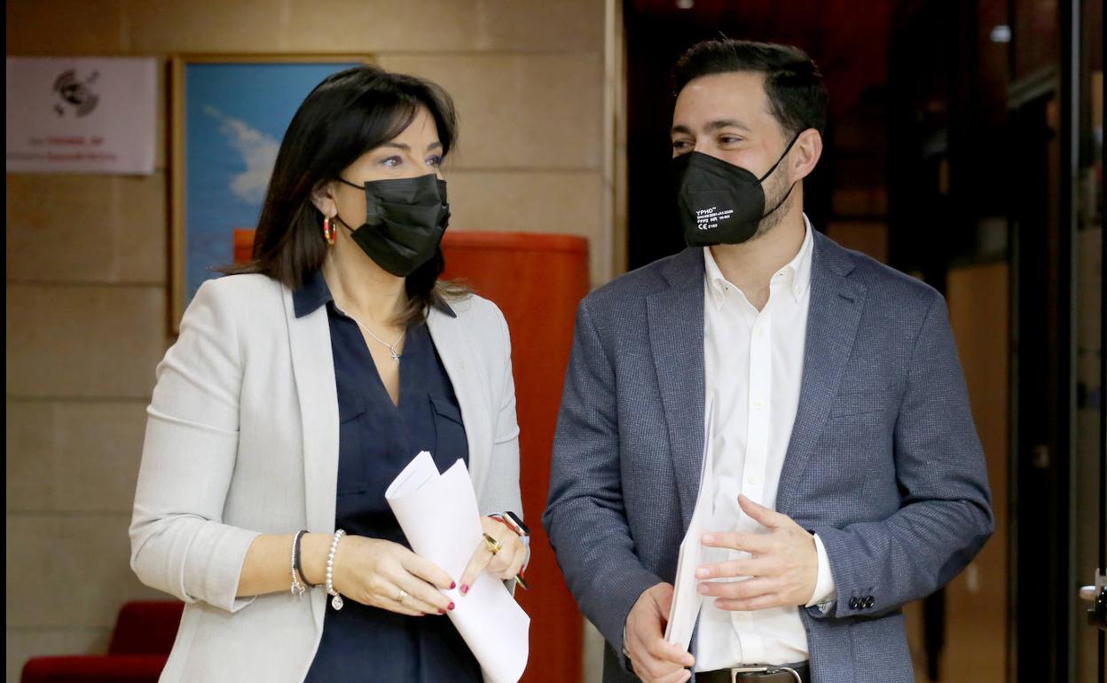 Ana Sánchez y Diego Moreno, durante su comparecencia. 