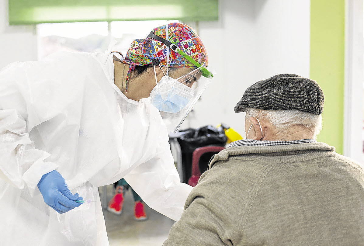 Castilla y León administra 104.197 dosis de vacunas, el 84,1% de las entregadas