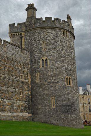 4.- Torre de Londres (Reino Unido) | Ana Bolena o María Estuardo, reinas de Inglaterra y Escocia respectivamente, estuvieron presas entre los muros de la Torre de Londres antes de que las ajusticiaran. En el año 1100, esta cárcel de fama terrible, recibió a su primer recluso, el obispo Flambard. Su historia suma ocho siglos de ejecuciones, torturas, e incluso asesinatos. Hoy es sólo una atracción turística.