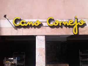 Del Suizo a Bus Stop: los carteles que construyen desde las calles el patrimonio tipográfico de Valladolid