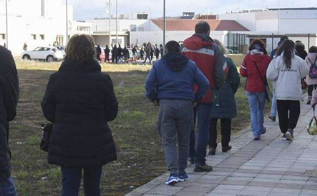 Desciende el número de fallecidos y sigue a la baja el de contagiados